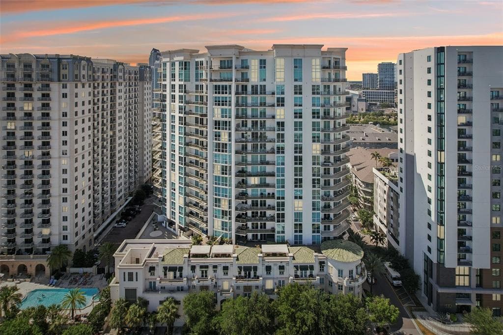450 KNIGHTS RUN AVENUE UNIT 1603 TAMPA, FL 33602