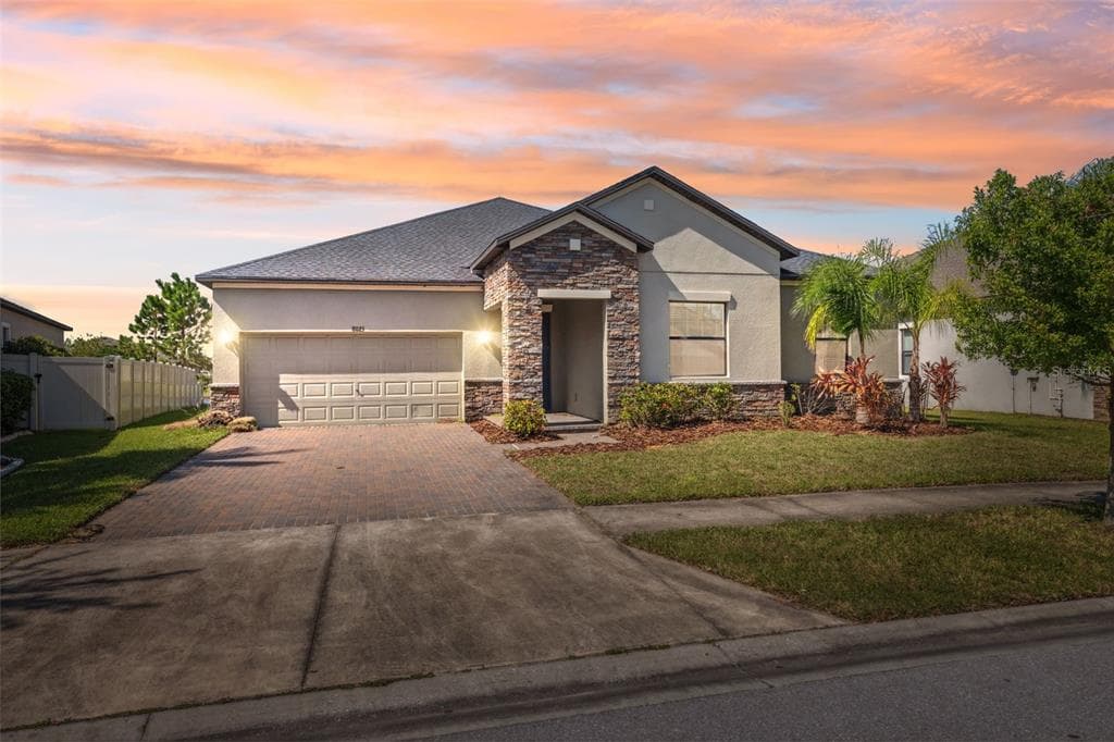 8025 ROMA DUNE DRIVE WESLEY CHAPEL, FL 33545