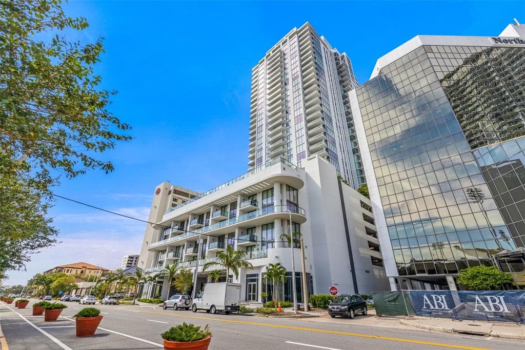301 1ST STREET S UNIT 906 ST PETERSBURG, FL 33701