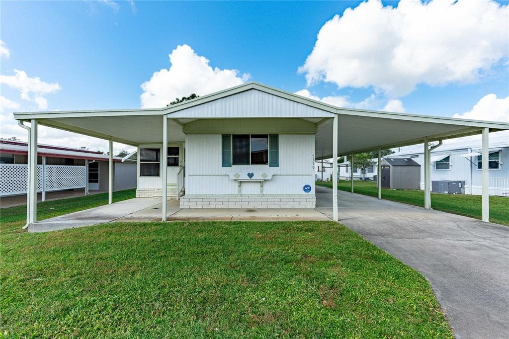 5319 MONTEGO DRIVE ZEPHYRHILLS, FL 33541