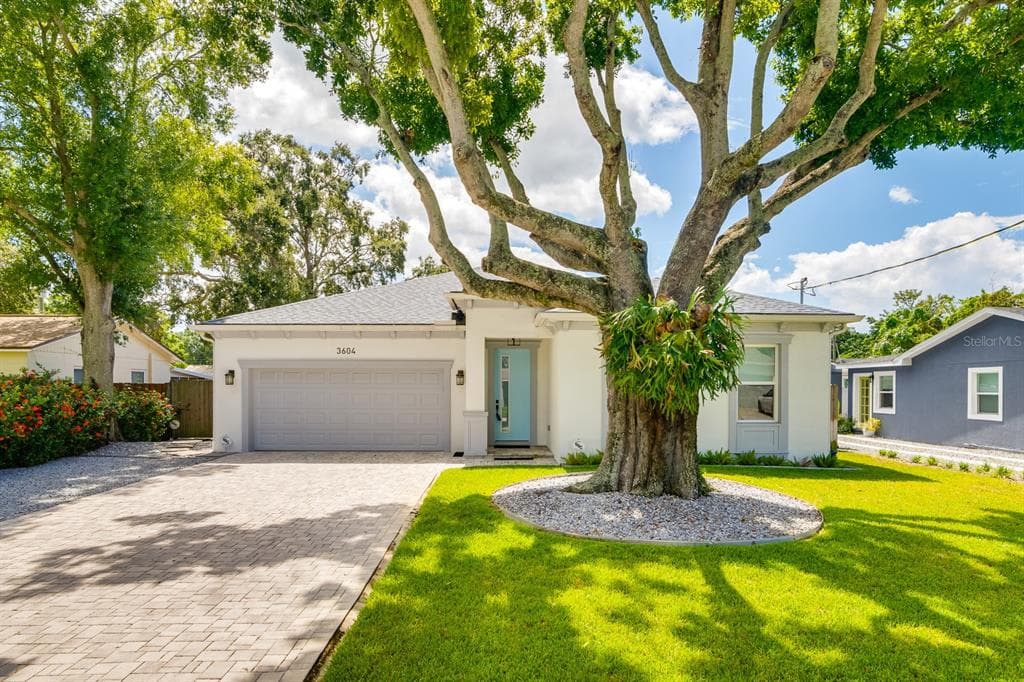 3604 W PAXTON AVENUE TAMPA, FL 33611
