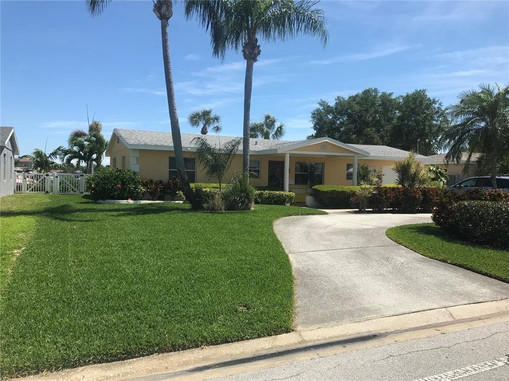 140 79TH STREET S ST PETERSBURG, FL 33707