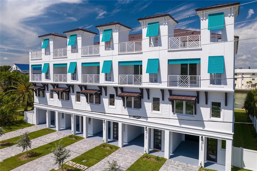 11795 1ST STREET E TREASURE ISLAND, FL 33706