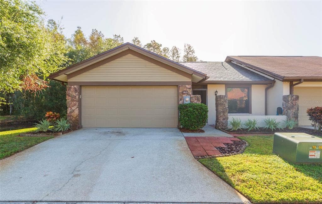 3925 SHORESIDE CIRCLE