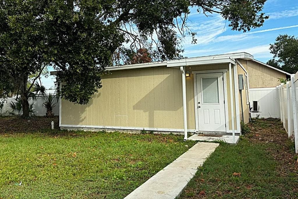 4007 W BAY AVENUE TAMPA, FL 33616