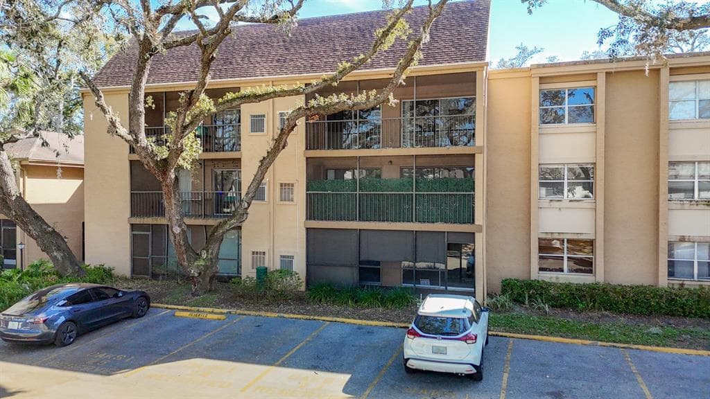 4411 SHADY TERRACE LANE UNIT 313 TAMPA, FL 33613