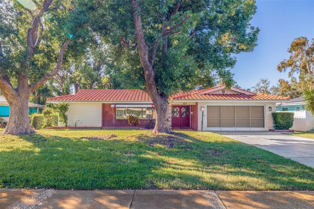 989 VIRGINIA STREET DUNEDIN, FL 34698