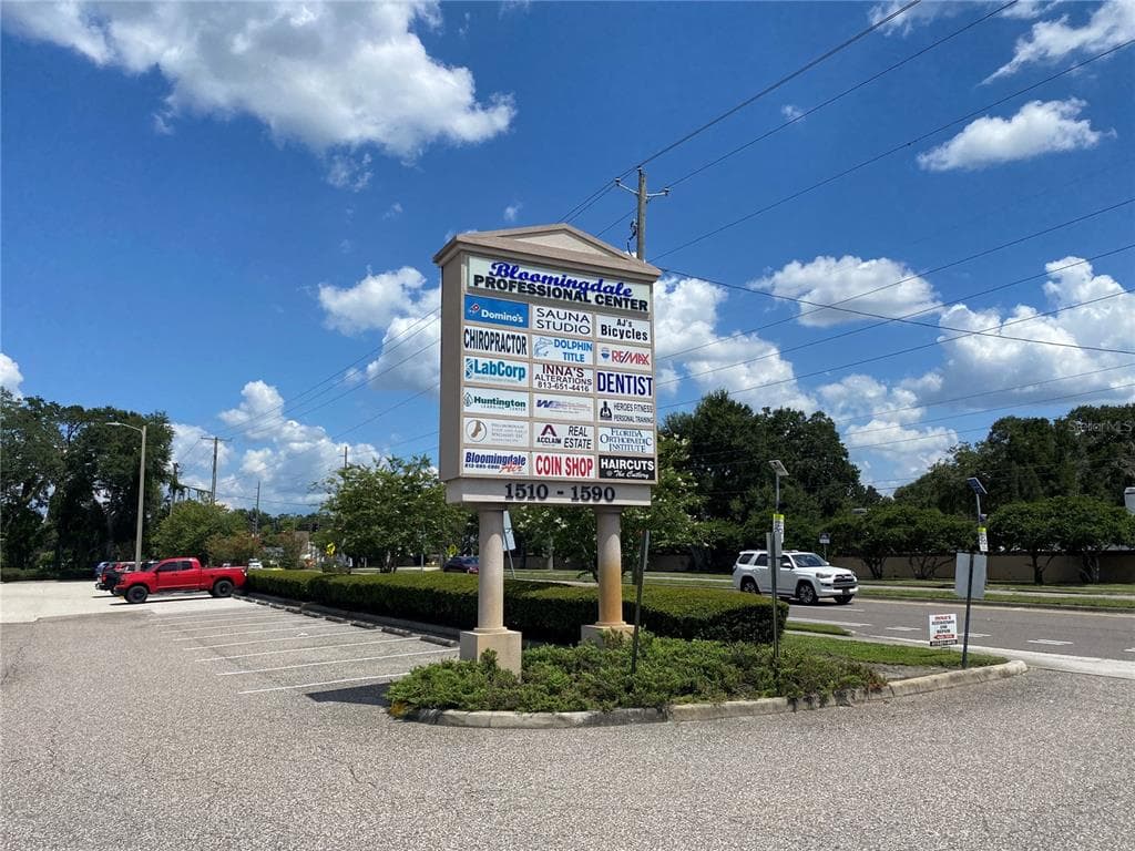 1526 BLOOMINGDALE AVENUE VALRICO, FL 33594