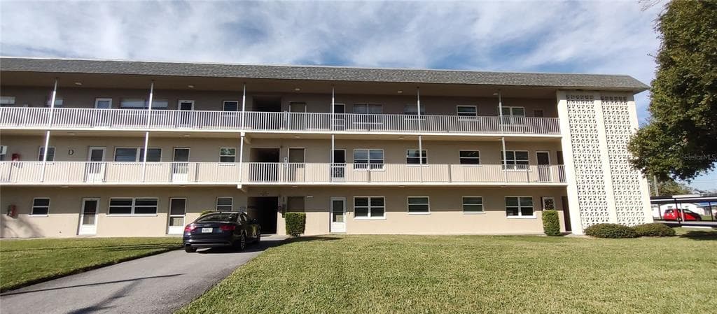 5725 12TH AVENUE N UNIT 206D ST PETERSBURG, FL 33710