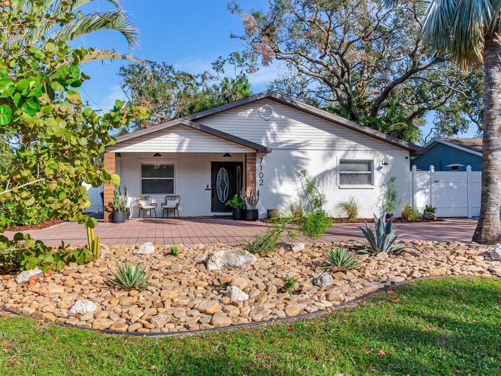 7102 S SHAMROCK ROAD TAMPA, FL 33616