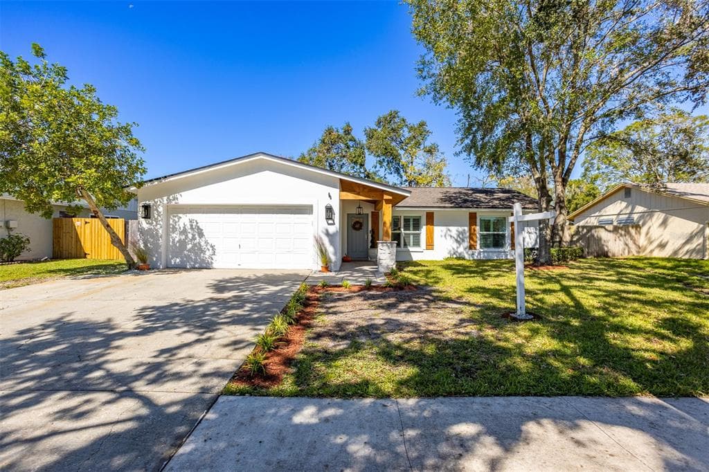 4927 PENNSBURY DRIVE TAMPA, FL 33624