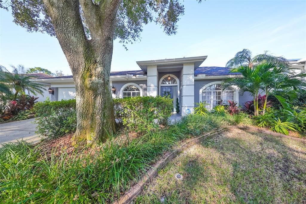 9309 HAMPSHIRE PARK DRIVE TAMPA, FL 33647