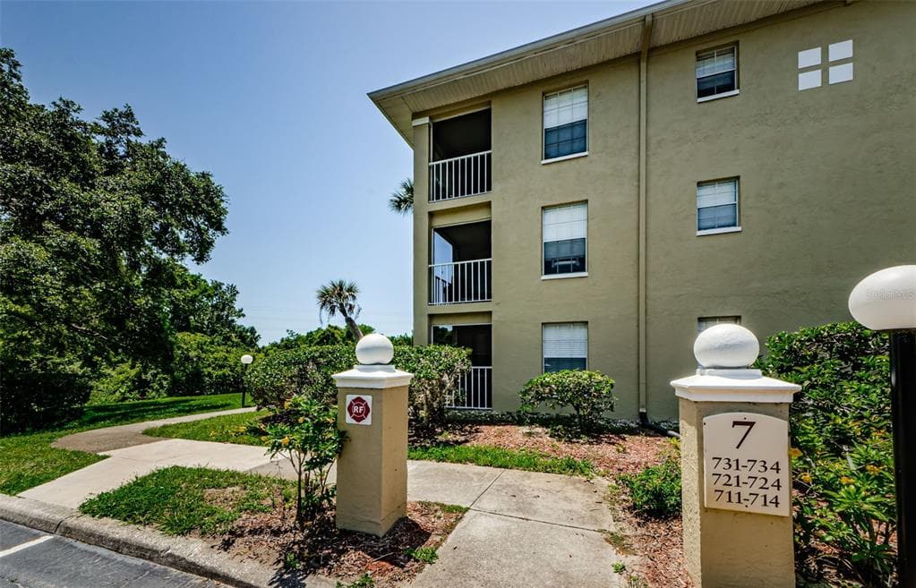 2690 CORAL LANDINGS BOULEVARD UNIT 722 PALM HARBOR, FL 34684