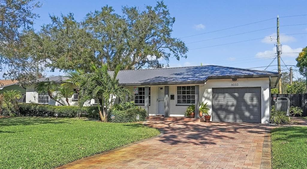 6033 DARTMOUTH AVENUE N ST PETERSBURG, FL 33710