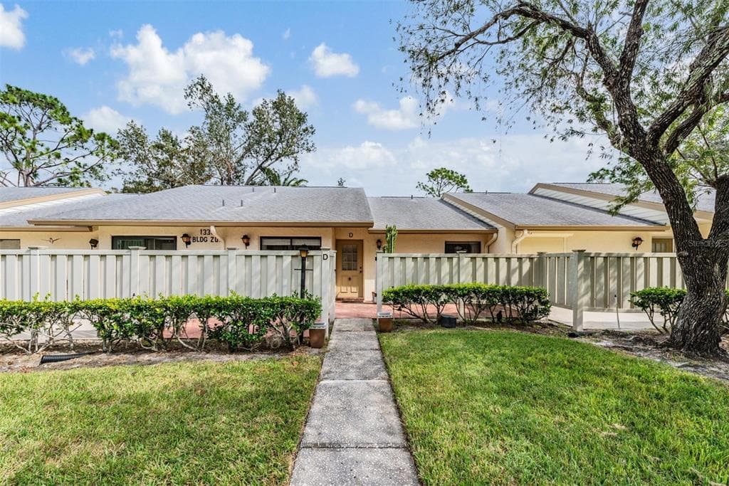1333 SHADY PINE WAY UNIT D TARPON SPRINGS, FL 34688
