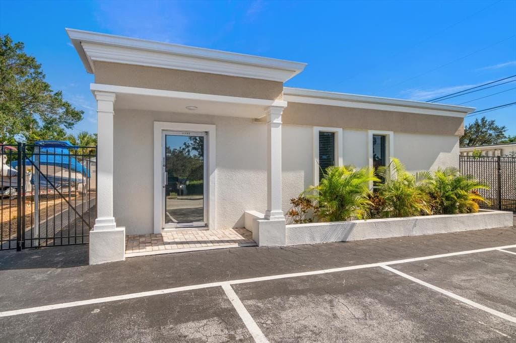 11738 CURRIE LANE LARGO, FL 33774