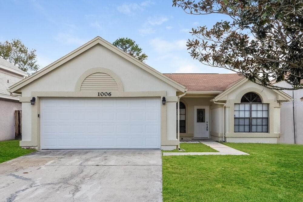 1006 BURNETT STREET OVIEDO, FL 32765
