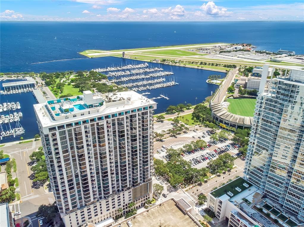 1 BEACH DRIVE SE UNIT 2007 ST PETERSBURG, FL 33701