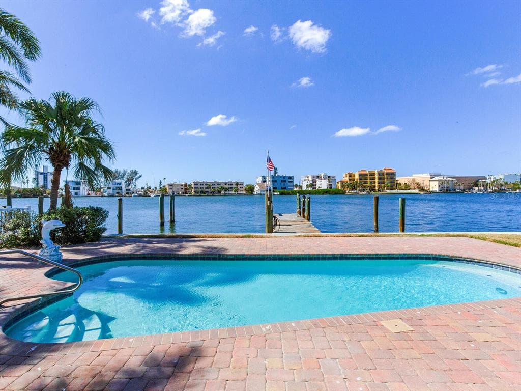 10202 TARPON DRIVE TREASURE ISLAND, FL 33706