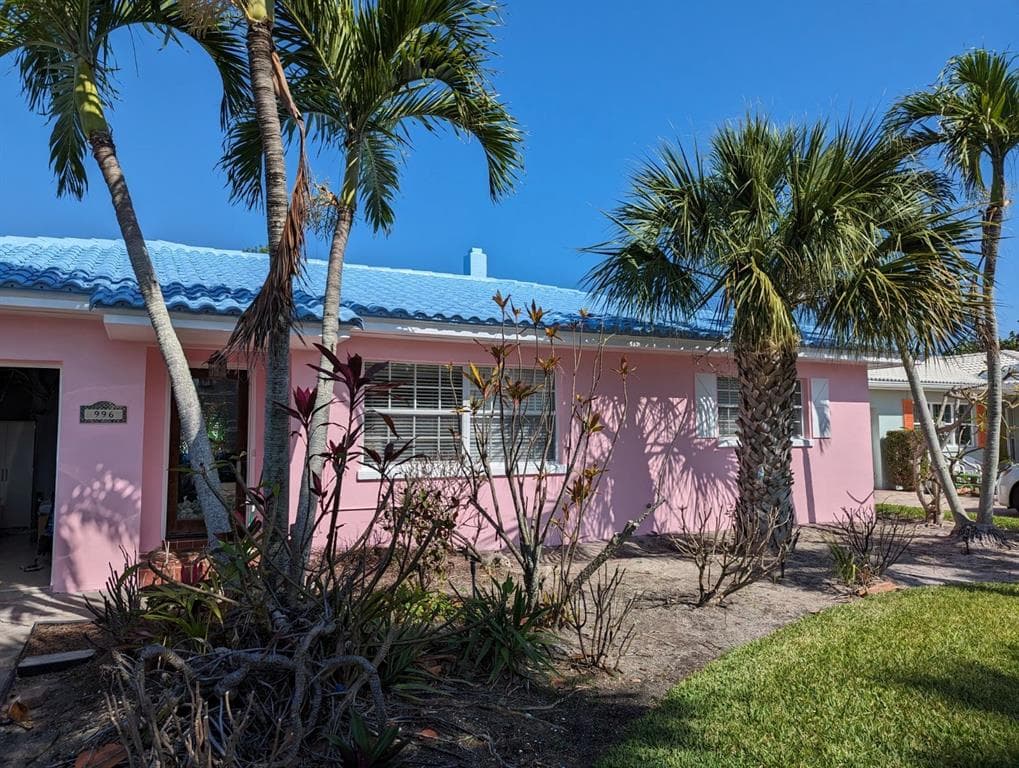 996 BRUCE AVENUE CLEARWATER BEACH, FL 33767