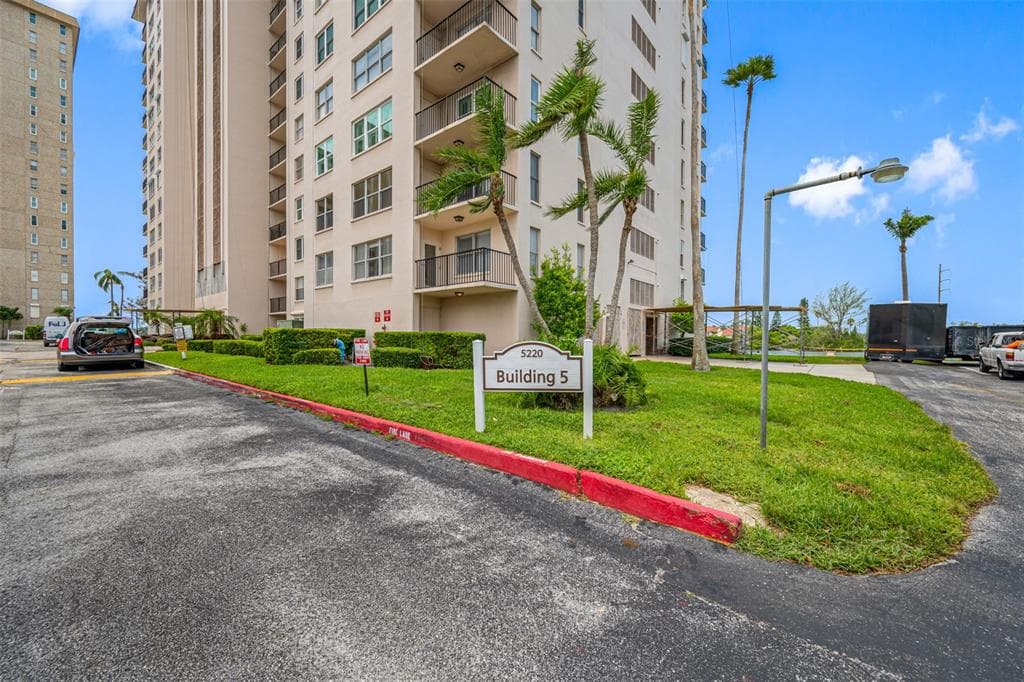 5220 BRITTANY DRIVE S UNIT 1409 ST PETERSBURG, FL 33715