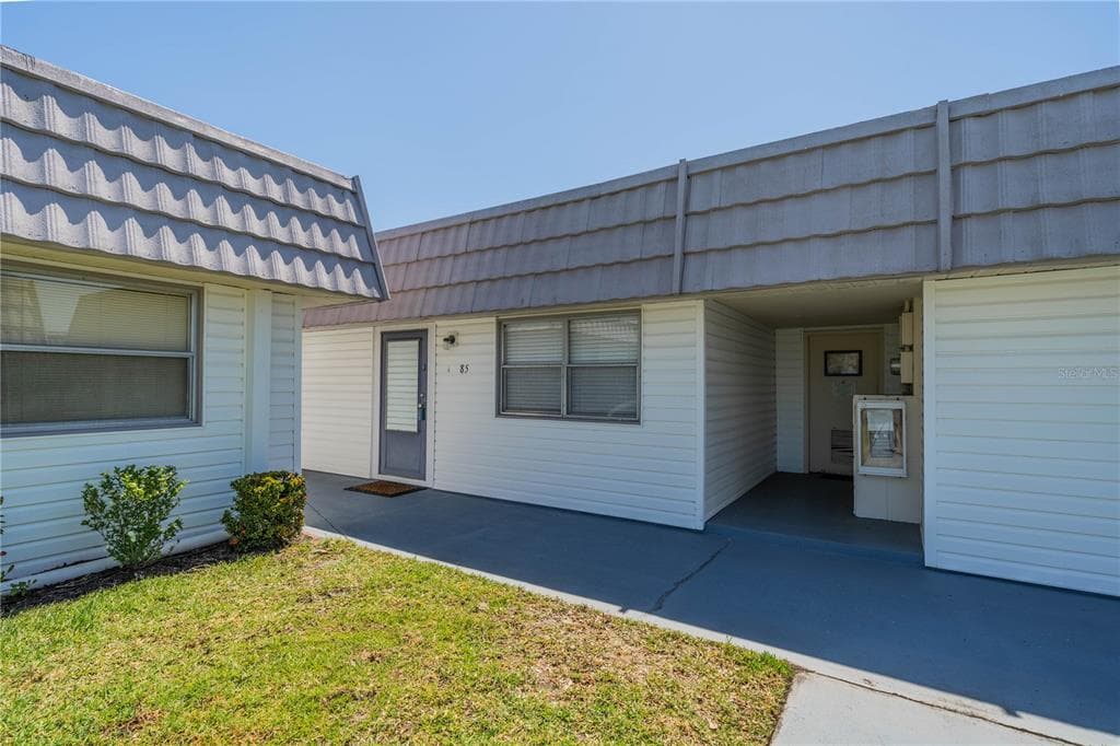 206 ANDOVER PLACE N UNIT 85 SUN CITY CENTER, FL 33573