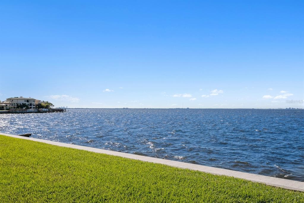 5033 W SAN MIGUEL STREET TAMPA, FL 33629