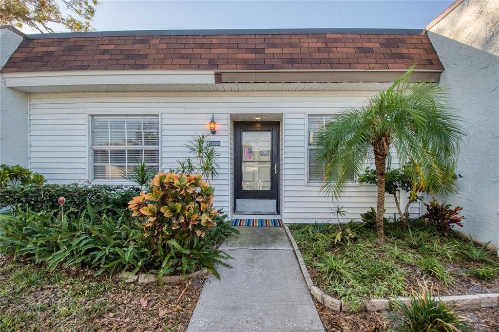 13924 MISSION OAKS BOULEVARD SEMINOLE, FL 33776