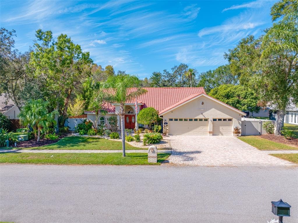 514 WHISPERING LAKES BOULEVARD TARPON SPRINGS, FL 34688