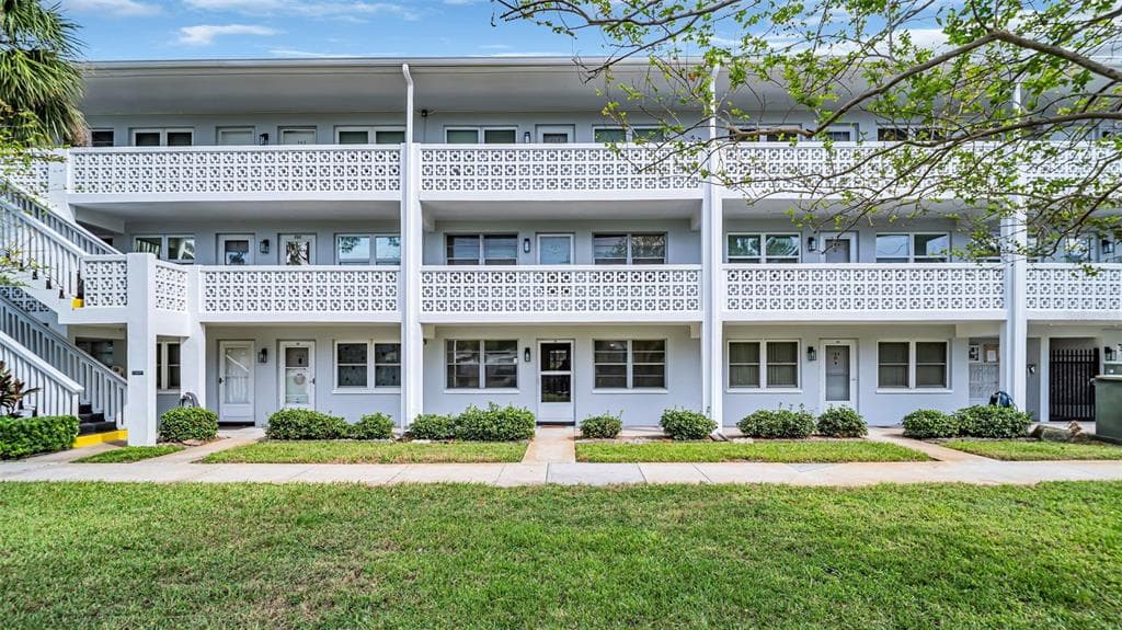 7801 11TH STREET N UNIT 103 ST PETERSBURG, FL 33702