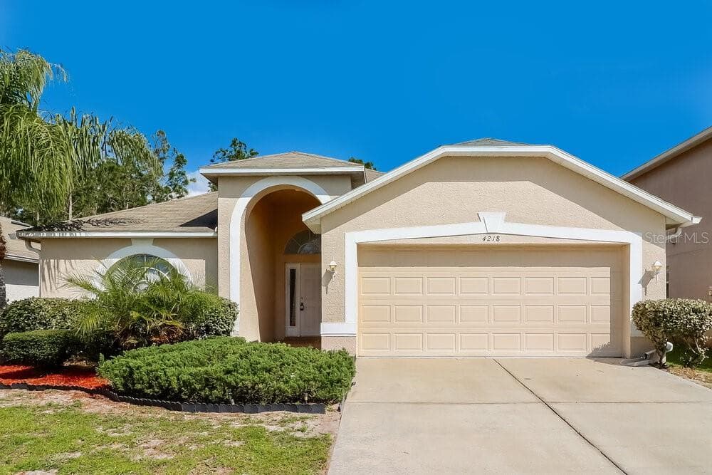 4218 MEDBURY DRIVE WESLEY CHAPEL, FL 33543