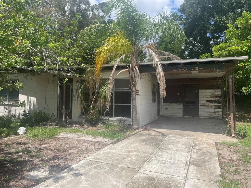 2404 LEHIGH AVENUE BRADENTON, FL 34207