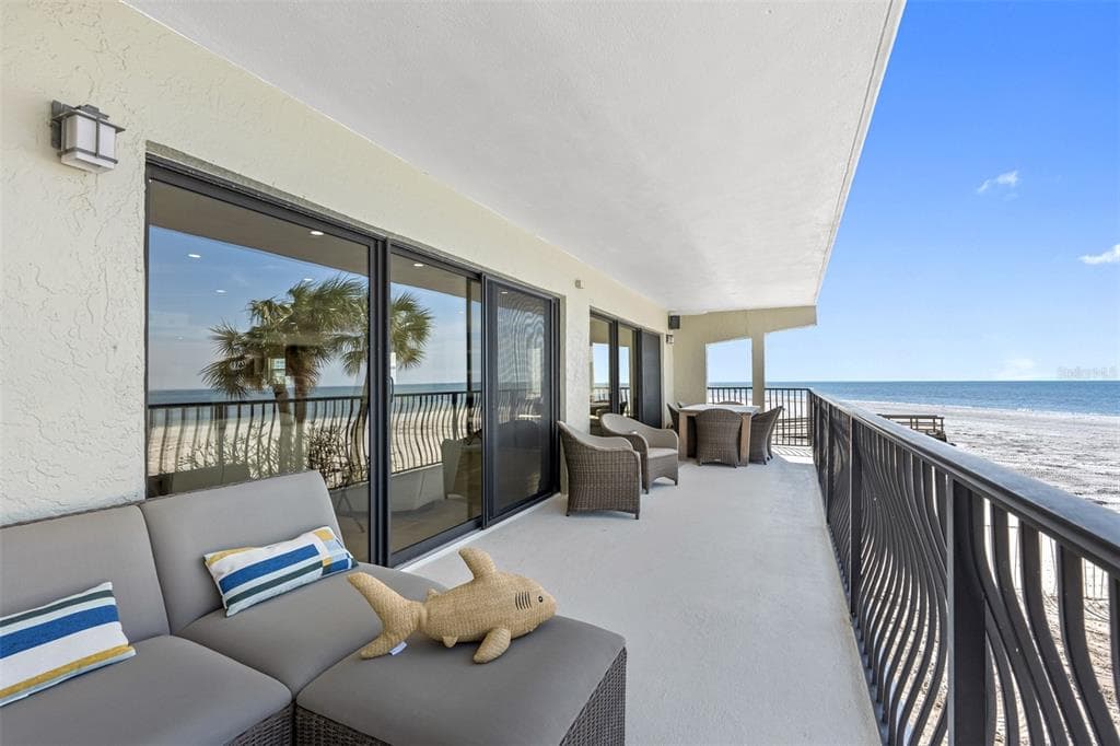 17854 LEE AVENUE UNIT 201 REDINGTON SHORES, FL 33708