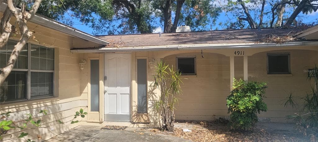 4911 SHETLAND AVENUE TAMPA, FL 33615