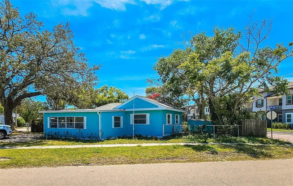 527 4TH AVENUE NW LARGO, FL 33770