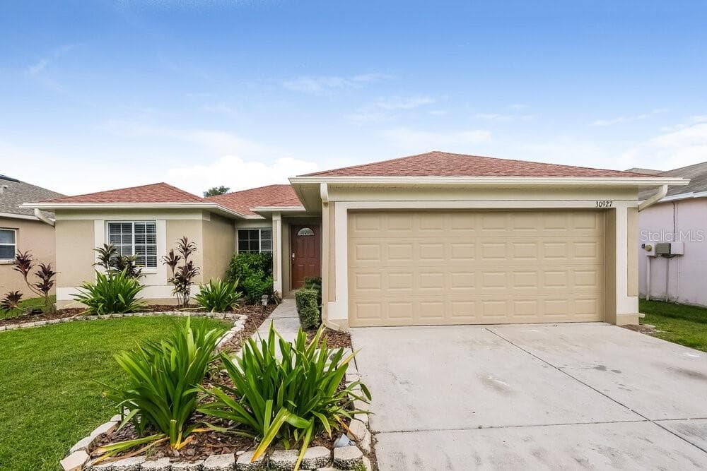 30927 MIDTOWN COURT WESLEY CHAPEL, FL 33545
