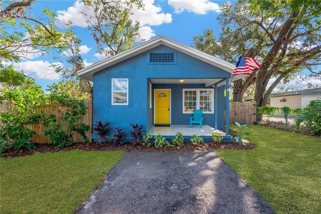 1707 E ELLICOTT STREET TAMPA, FL 33610