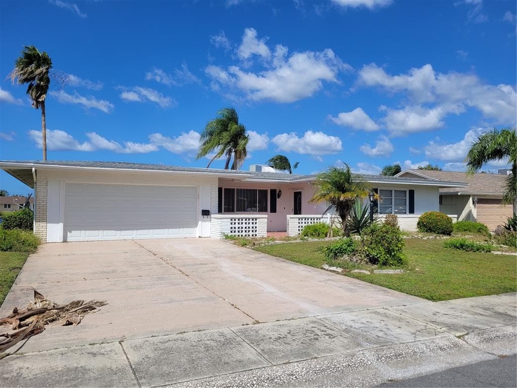 1408 NASHUA CIRCLE SUN CITY CENTER, FL 33573