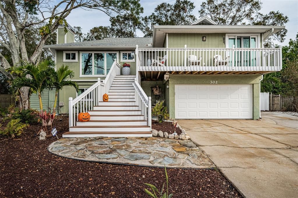 302 LAGOON DRIVE PALM HARBOR, FL 34683