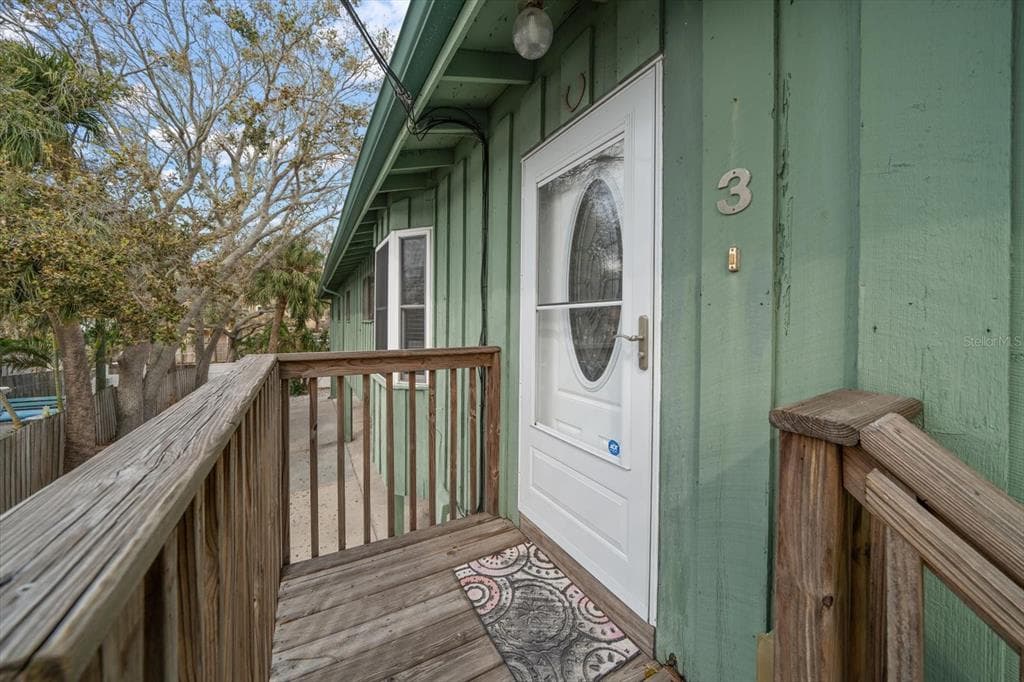 800 E GULF BOULEVARD UNIT 3 INDIAN ROCKS BEACH, FL 33785