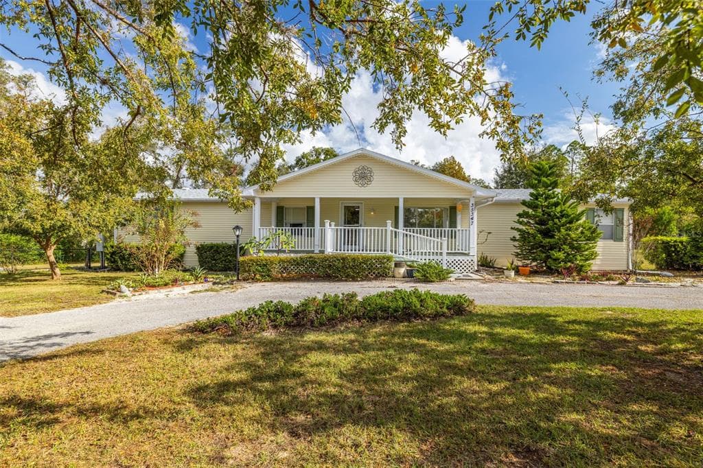 35347 FLOWERFIELD LANE DADE CITY, FL 33525