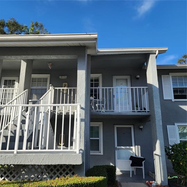 1438 MILLSTREAM LANE UNIT 204 DUNEDIN, FL 34698