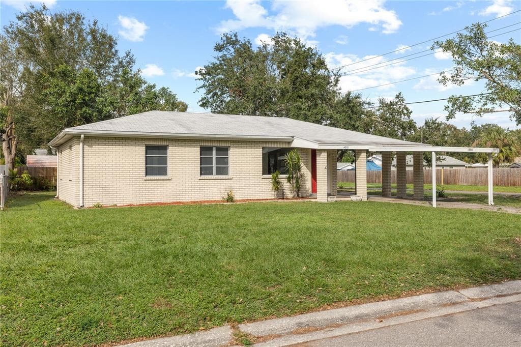 4001 W WALLACE AVENUE TAMPA, FL 33611