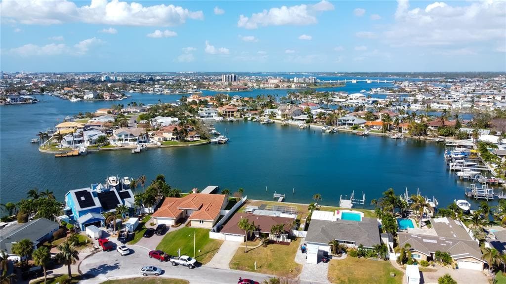 8045 13TH AVE S ST PETERSBURG, FL 33707
