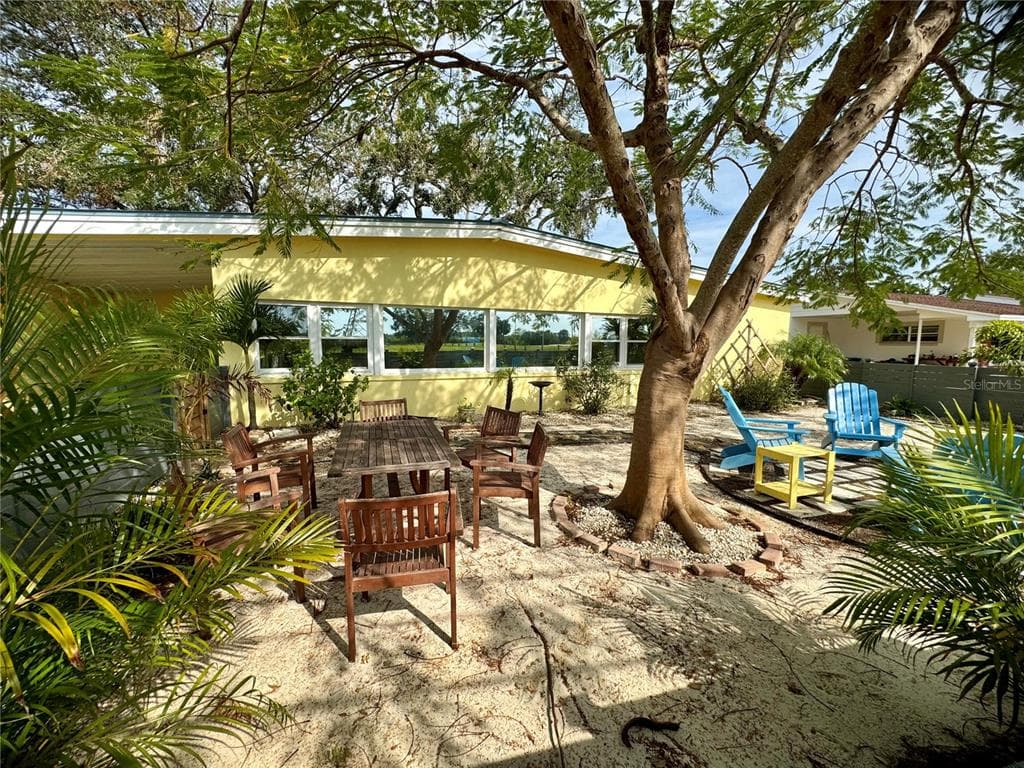 304 PATTY DRIVE OLDSMAR, FL 34677