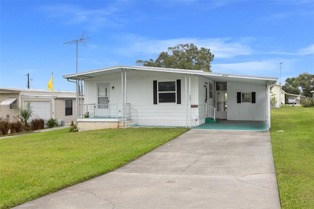 6054 CRESTVIEW LANE ZEPHYRHILLS, FL 33542