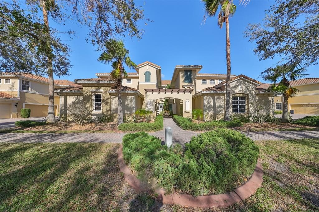 1357 EMERALD DUNES DRIVE SUN CITY CENTER, FL 33573