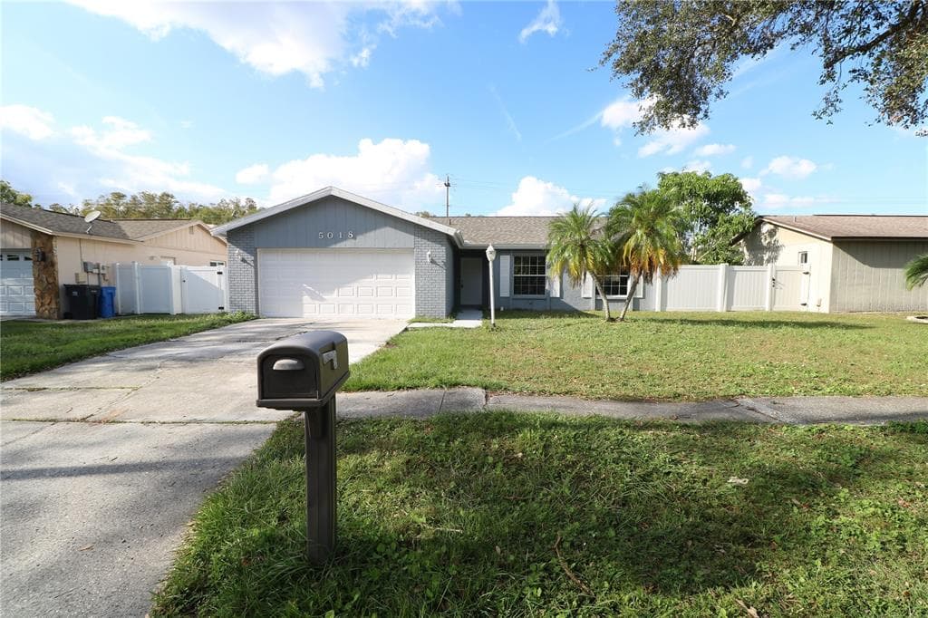 5018 OAKSHIRE DRIVE TAMPA, FL 33625