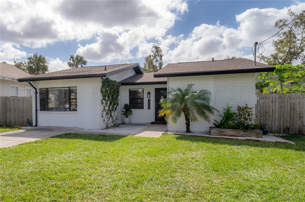 2112 W STATE STREET TAMPA, FL 33606