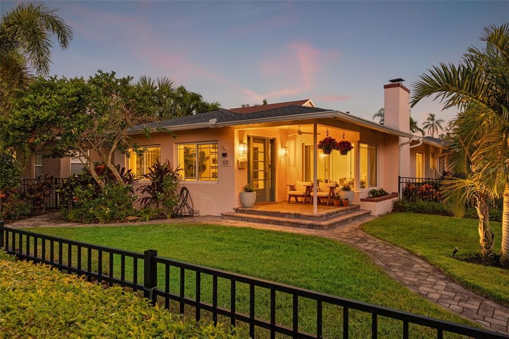 101 27TH AVENUE N ST PETERSBURG, FL 33704